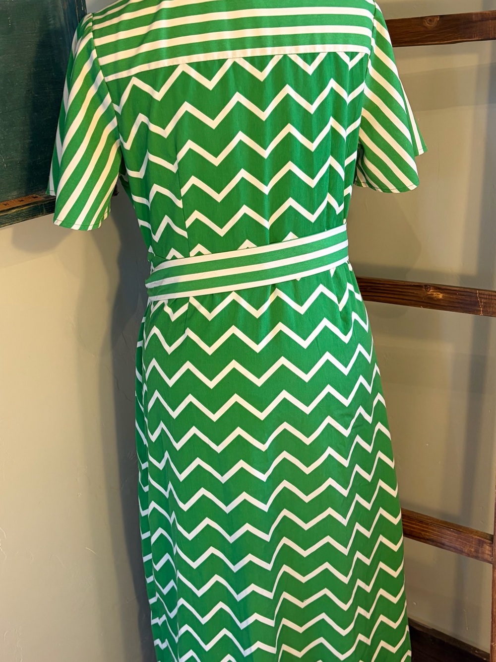 Who What Wear Green and White Chevron Wrap Midi Dress - Picture 2 of 6